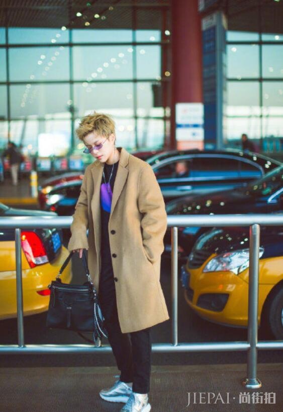 驼色大衣,被孙俪的气质给征服了?宋祖儿穿得游刃有余