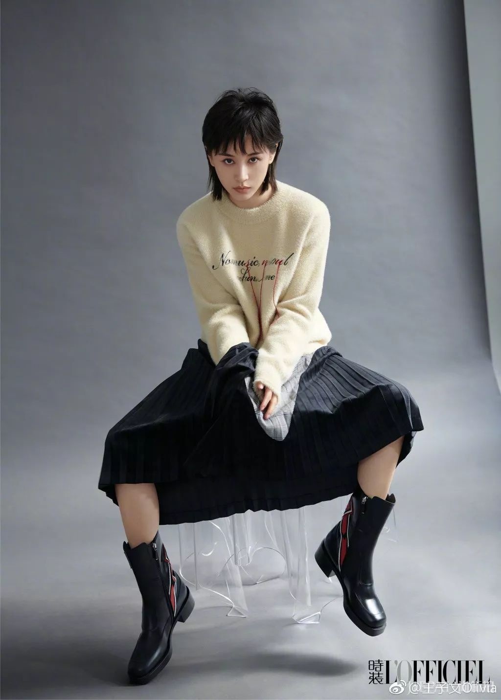 你穿卫衣+短靴=真的时髦炸了!