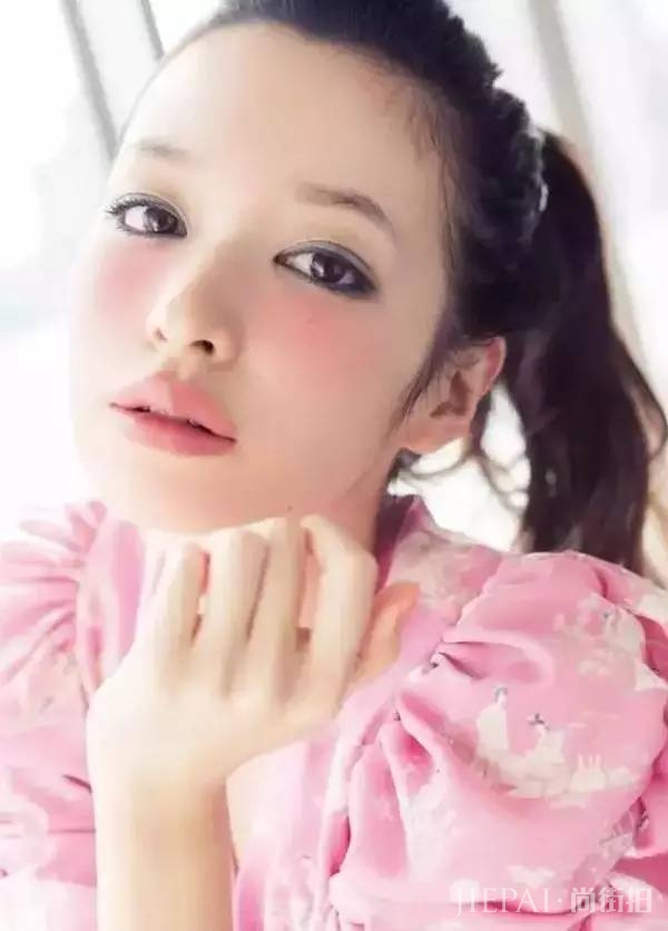 最新流行的“睡不醒妆”,赶快学起来!