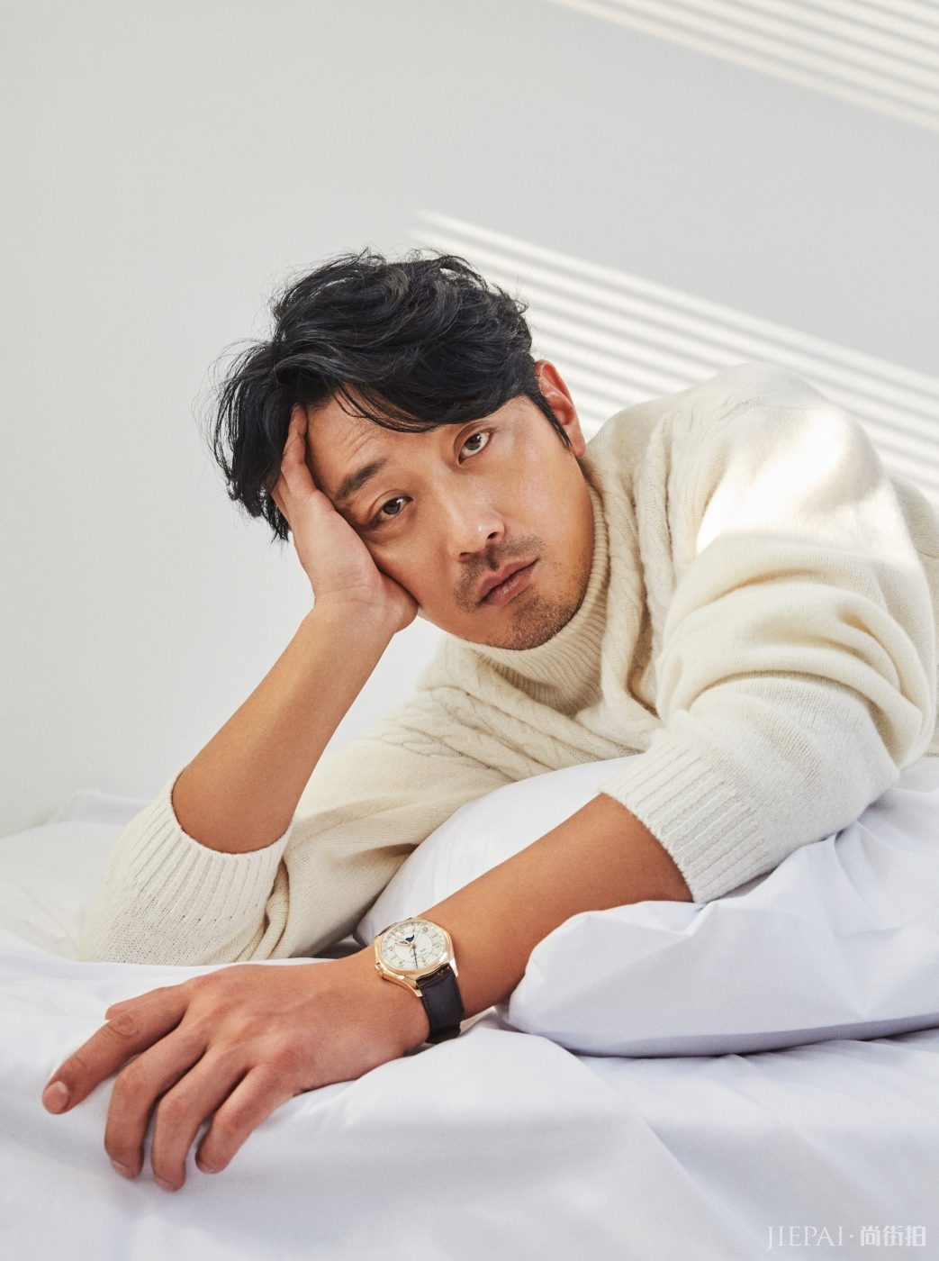 毛衣的冬季穿搭，变身暖男无压力