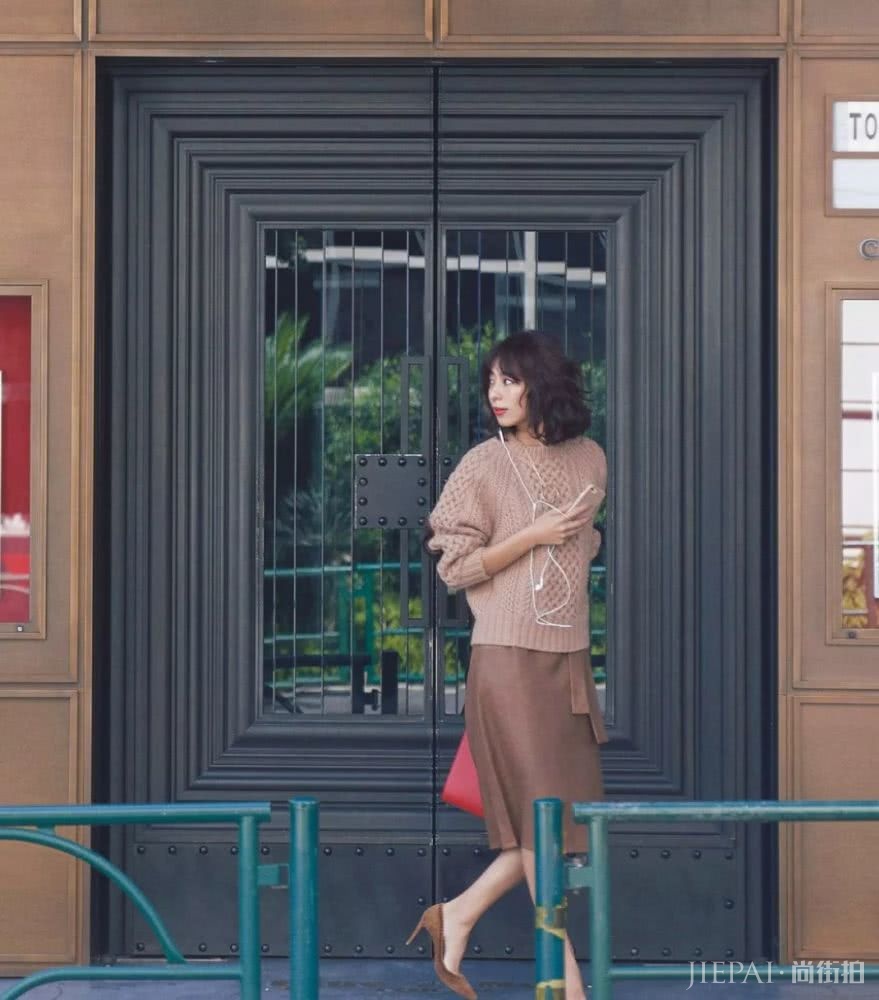 秋天和星巴克最配哦!完美星巴克风格穿衣技巧图鉴