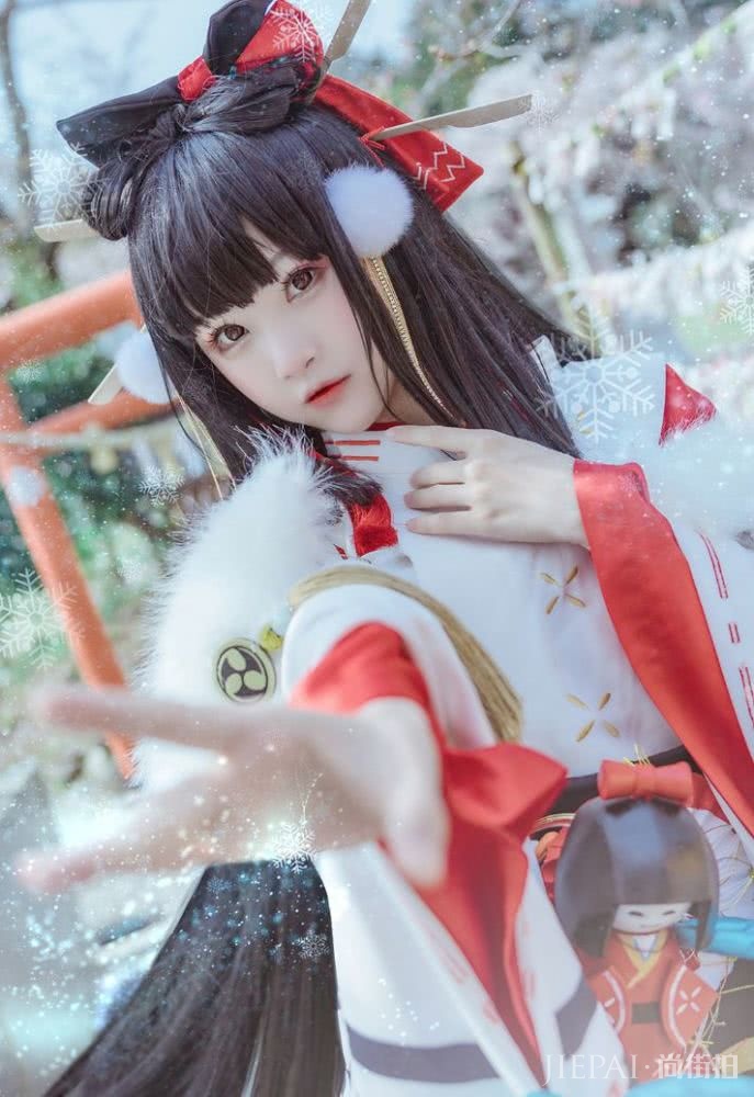 B站爆火的第一舞姬关掉美颜后竟似200斤肥宅