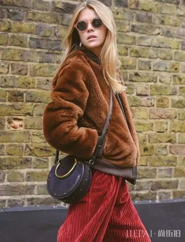 羊羔毛外套怎么挑选？比大衣和羽绒都保暖时髦的单品