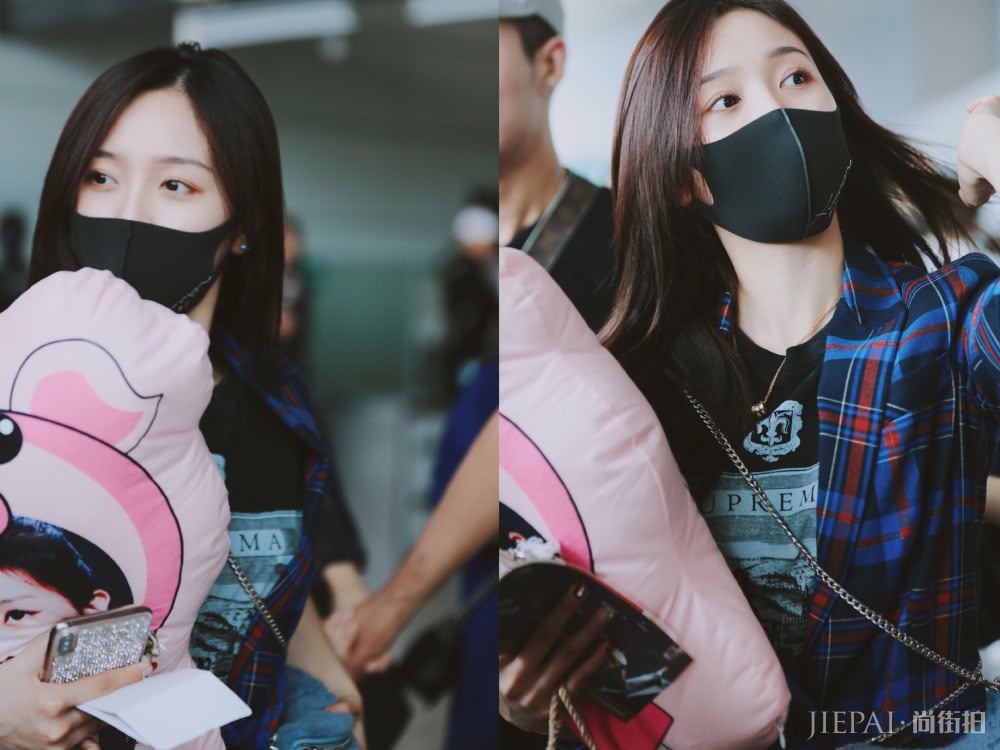 吴宣仪真会玩,格纹衬衫还配露腰装,真是美少女本人