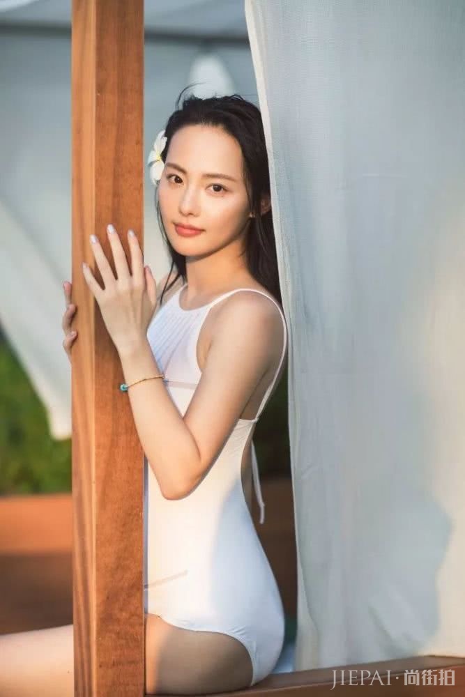 生了二胎美得仍像18岁，哪个冻龄神器霸占了张嘉倪梳妆台C位？