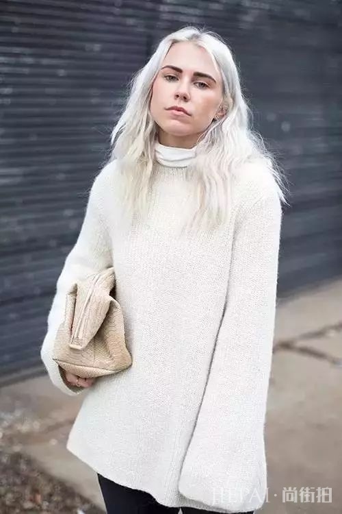 毛衣搭配长裙,打造秋冬优雅时尚!