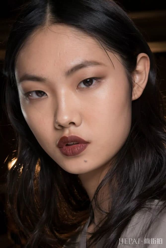 适合冬天的复古妆容，简单到没有套路