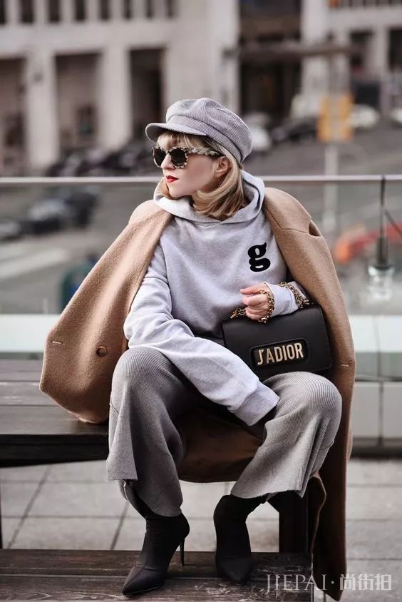 秒杀你所有针织衫!今年冬天最流行的内搭就是它!!