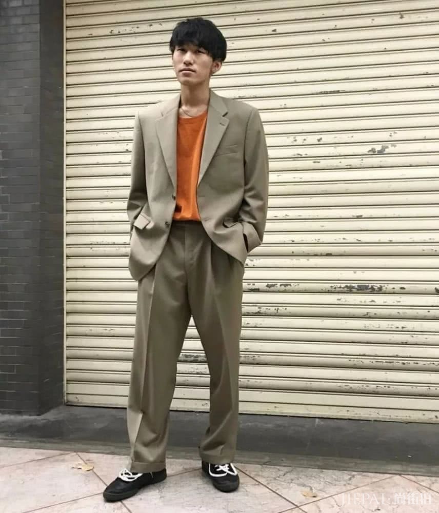型男街拍 这样穿西装最适合
