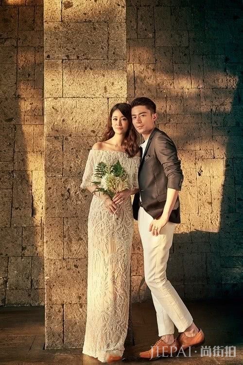 林心如穿牛仔裤秒变小短腿,曾经的筷子腿已不复存在!