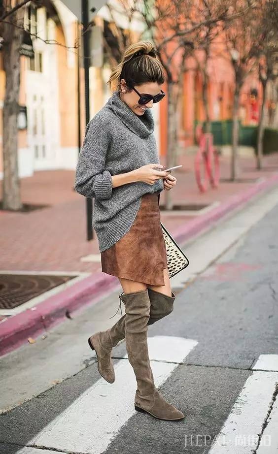 针织衫+半裙，才是秋天最显气质的搭配！