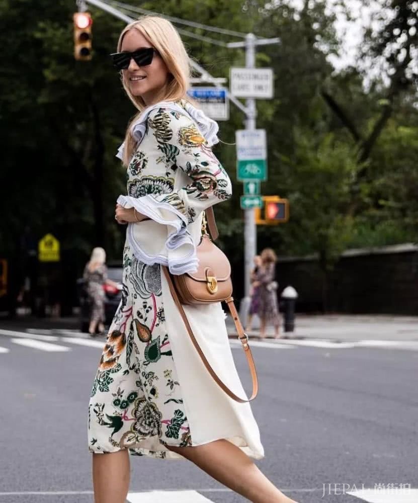 这几款女星们的“新宠”包包，就是来拯救你的选择障碍