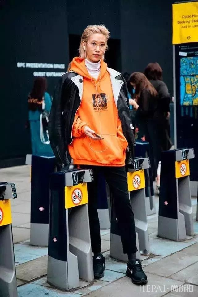 还在发愁今年冬天穿什么？卫衣这个单品简直太时髦