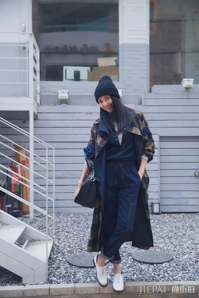 大衣如何内搭能提高你的档次！