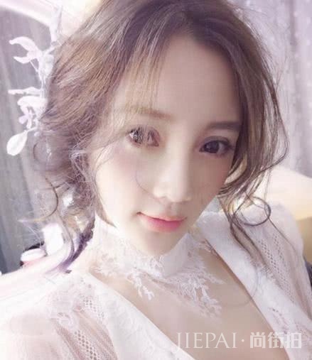 李小璐最新近况曝光，做了头发模样大变，网友贾乃亮看了都认不出