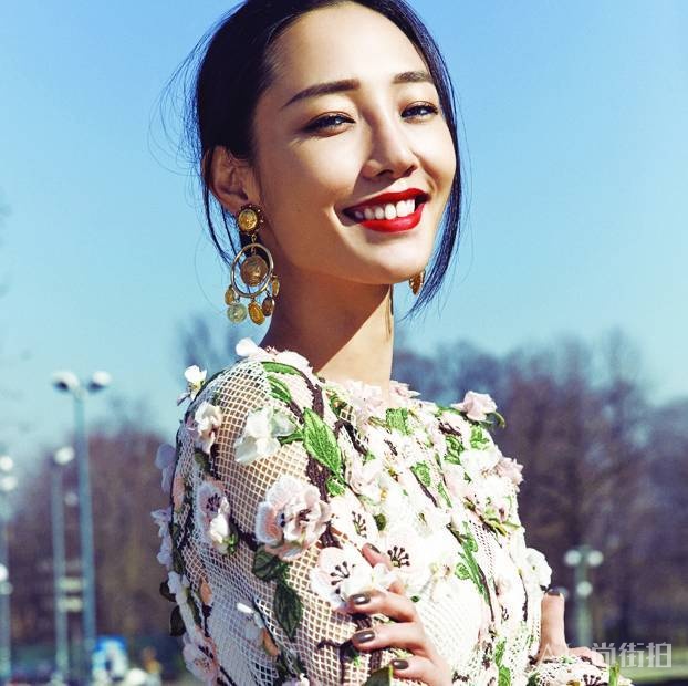 发型和妆容这样搭配，让你美成小仙女！