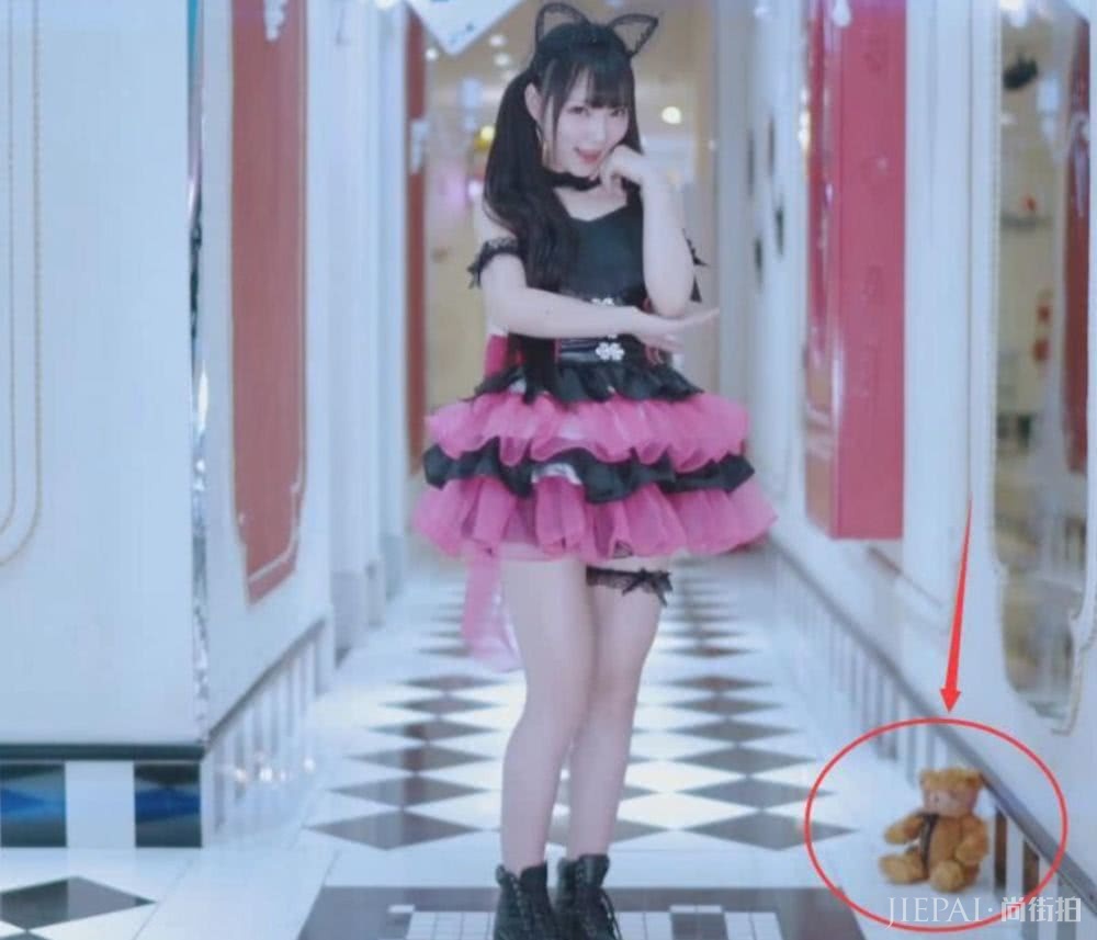 B站爆火的第一舞姬关掉美颜后竟似200斤肥宅