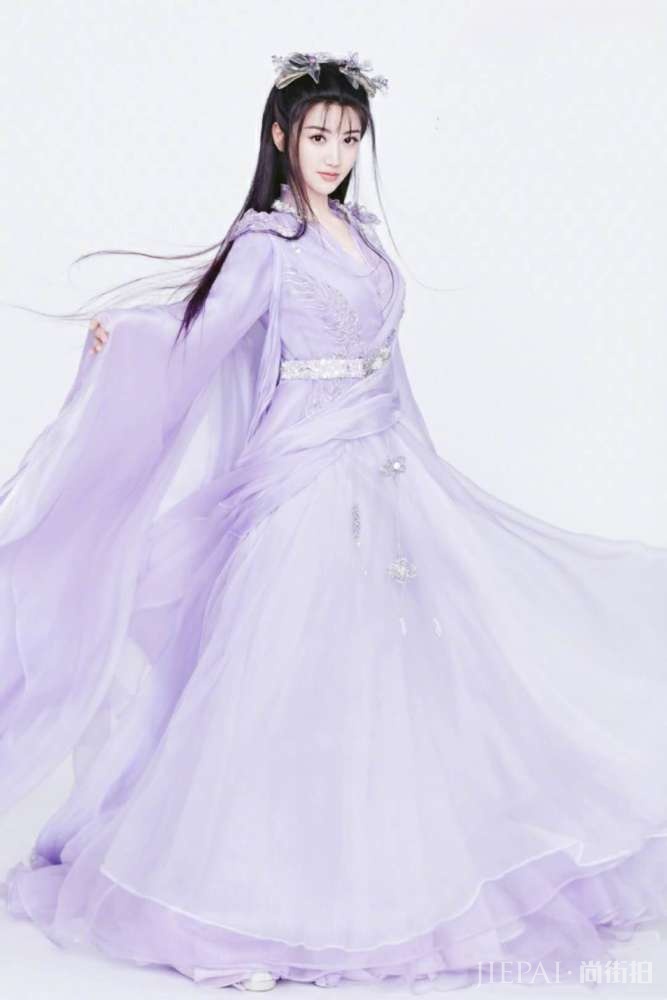 景甜新剧开播晒剧照,又美又仙引围观