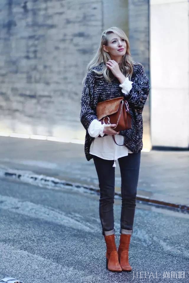 今年流行这样穿毛衣，不懂你就out了！