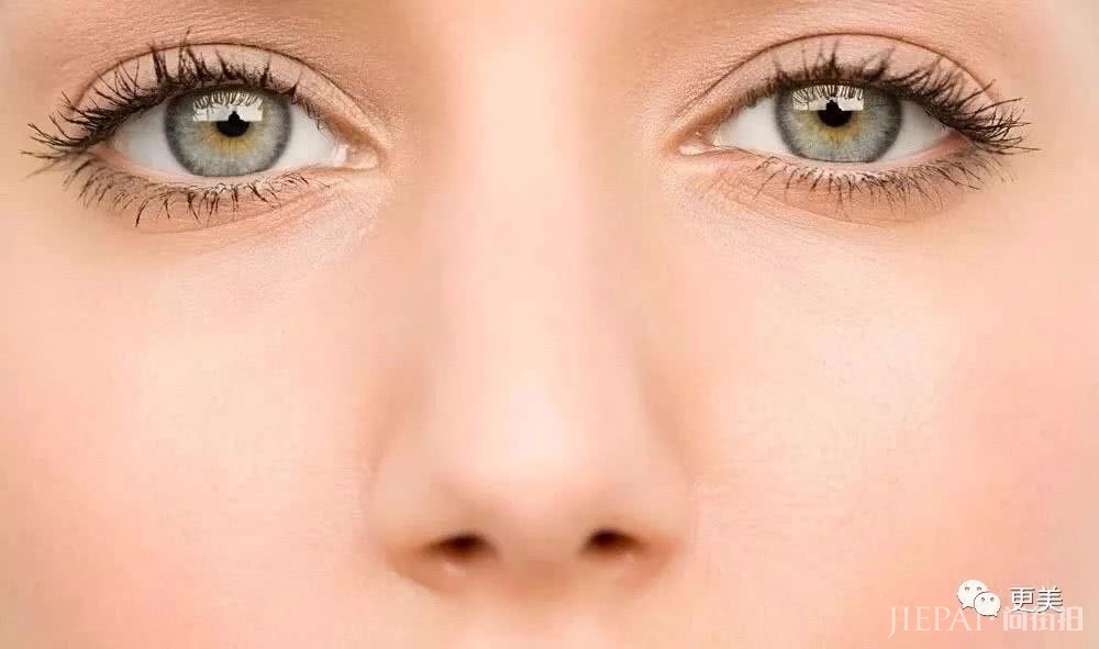 周扬青和杨冥长的有点像?但你更喜欢谁的穿搭呢?