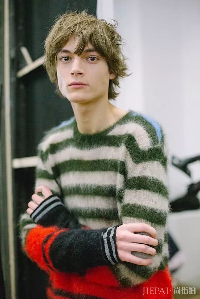 潮男看过来 请把你的百元毛衣换成千元的