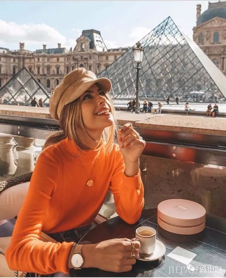 欧美街拍 秋冬穿搭彩色毛衣不能少！