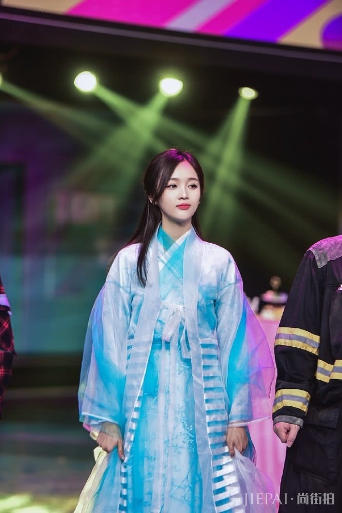 吴宣仪尝试古装造型,轻纱飘逸宛如仙女