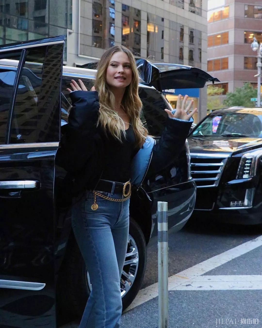 维密模特街拍 一起来感受一下满屏的大长腿！都是熟悉的面孔