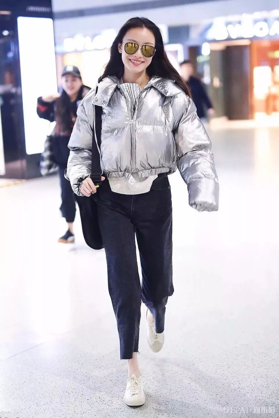 穿羽绒服+卫衣的你=简直时髦炸了!