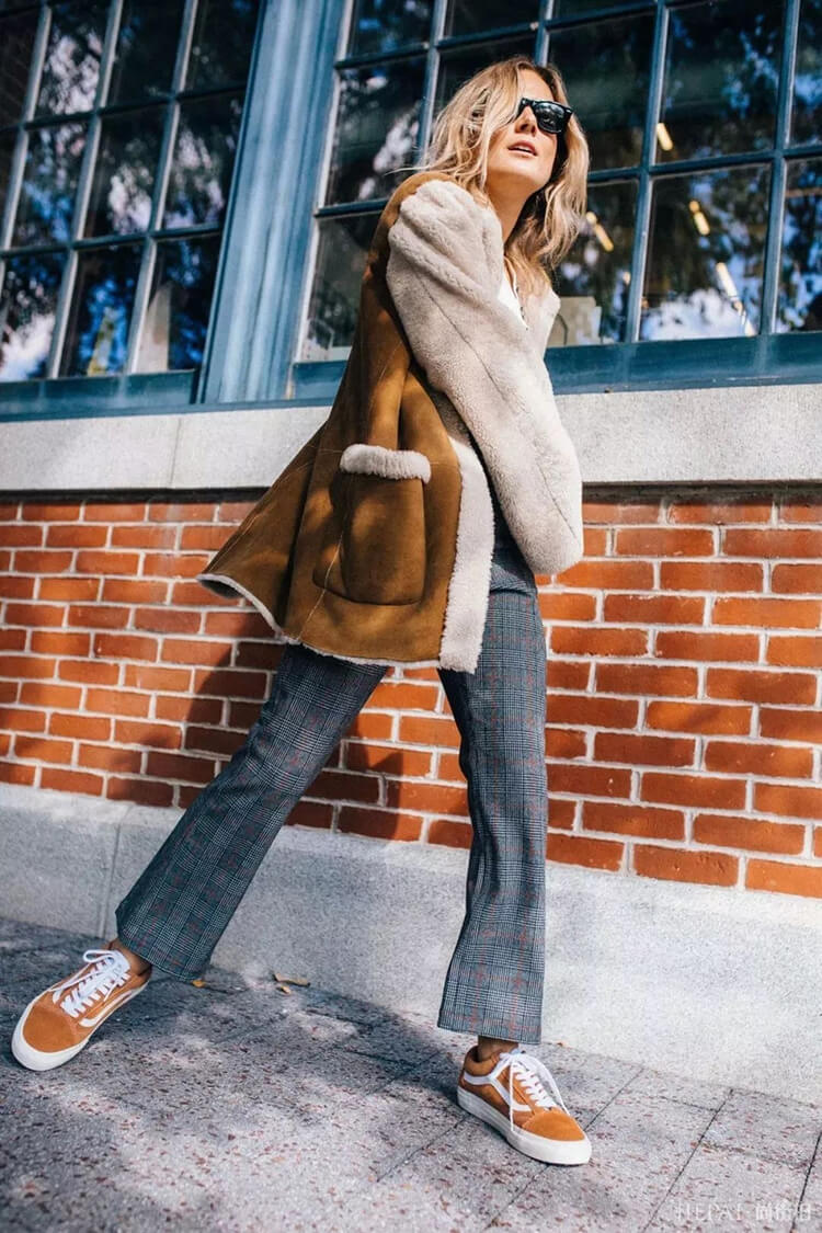 长款大衣搭配什么鞋子，大衣+平底鞋好看炸了
