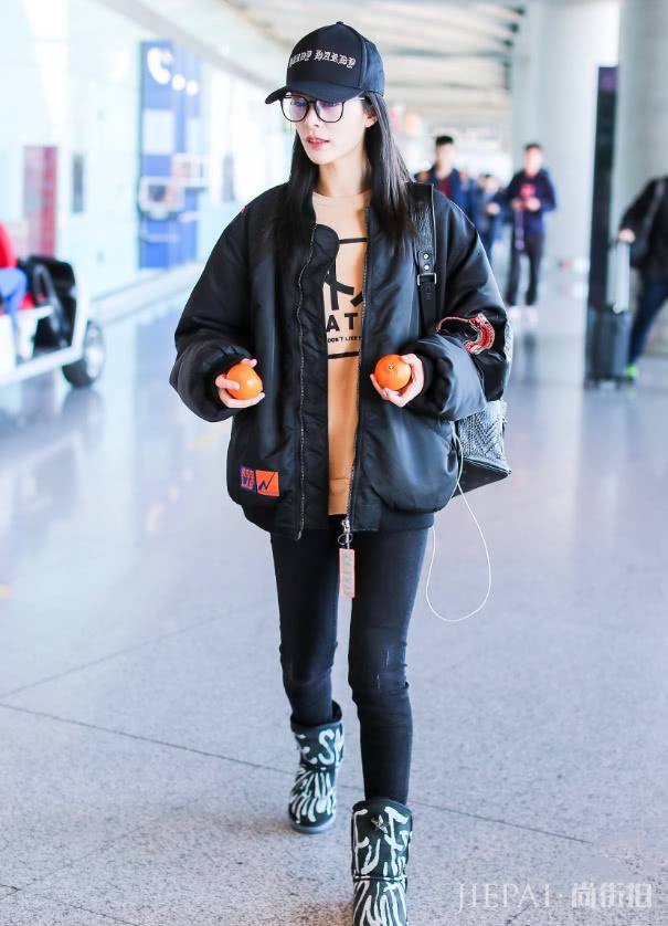 傅菁气质清丽,不管穿什么都很美