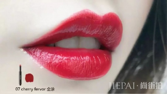 夏季适合什么颜色的口红颜色 这些都是夏天必备的口红