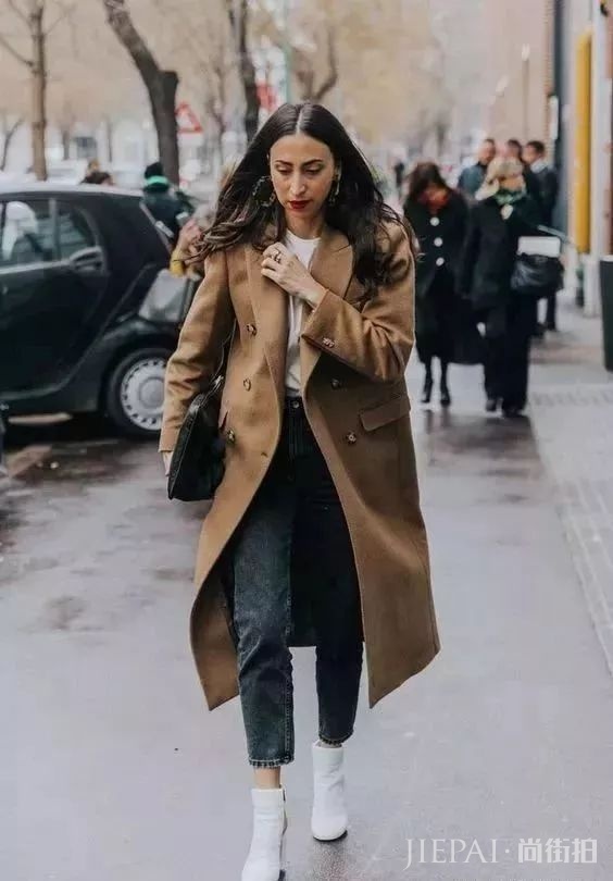 时尚又温暖火爆秋冬的大衣+短靴搭配！
