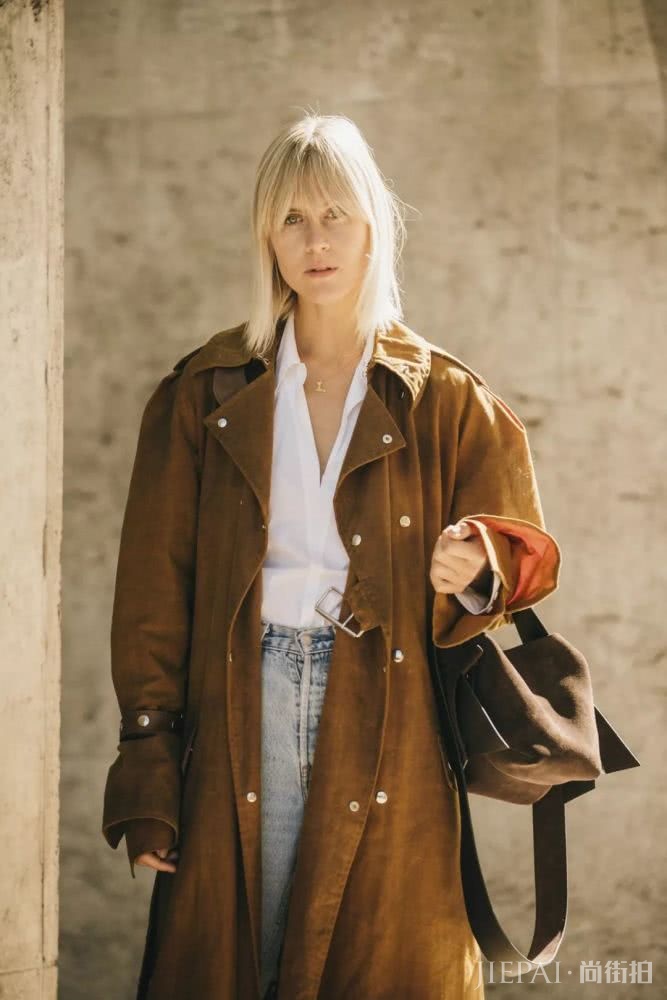 大衣怎么穿才好?当然敞开穿才最好看!