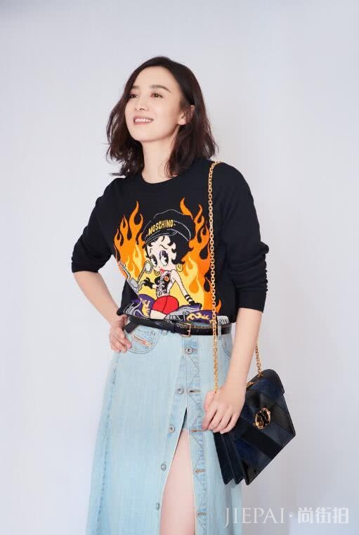 冬季毛衣可以穿这件。宋佳周冬雨接着撞，阿娇录着节目也要穿