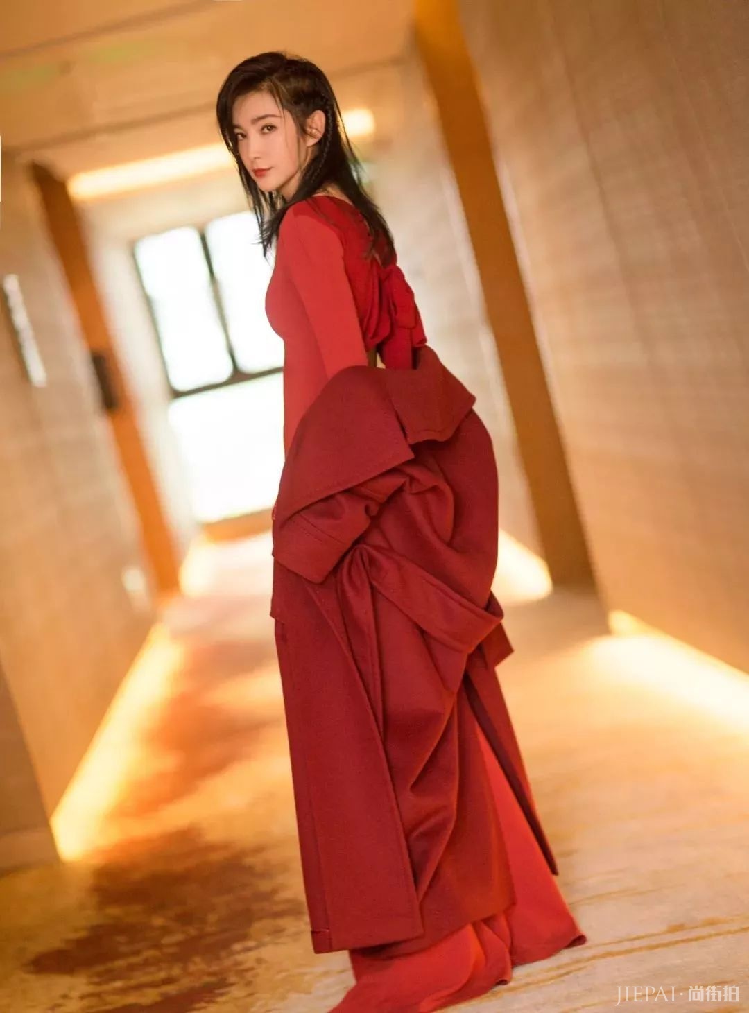 冬天最时髦的同色系!连宋佳、李冰冰都靠它美的这么高级!