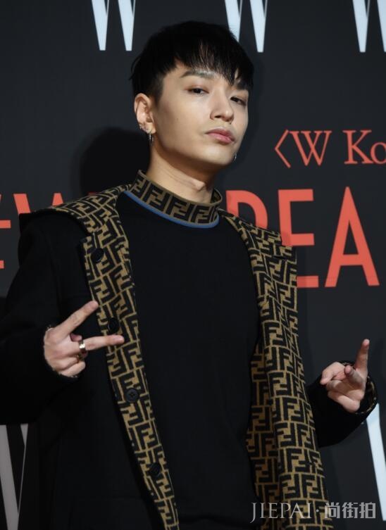 拥有一张爱豆的脸?把辞职信写成RAP!用自己的名字变成神曲