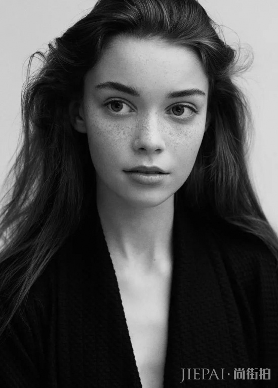 雀斑妆怎么化 你还在磨皮人家早就不care了