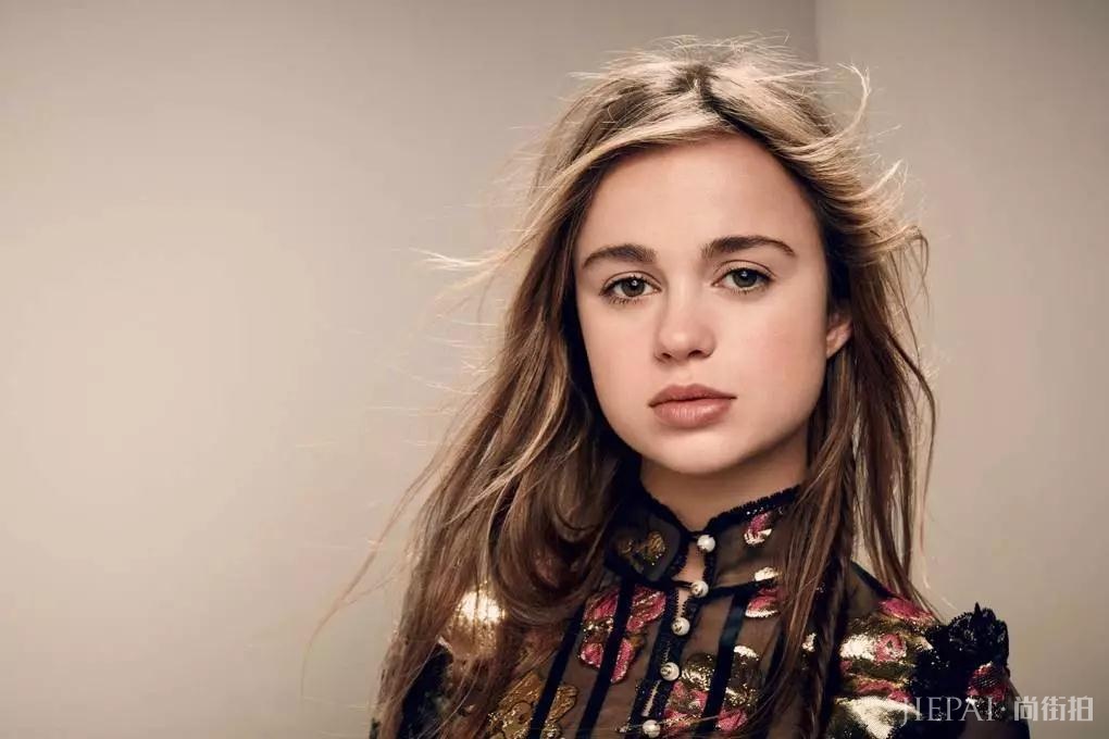 打败嫂子凯特王妃,成“年度最佳着装名人”,还是最美王室成员