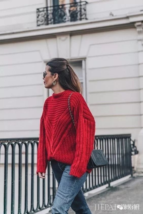 欧美街拍 秋冬穿搭彩色毛衣不能少！