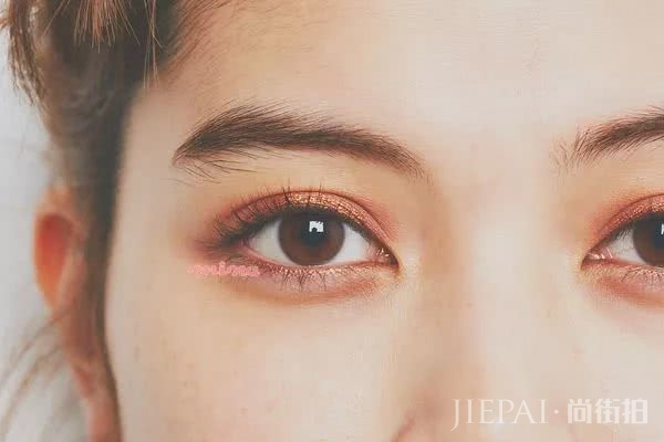学会眼影×眼线的实用组合 教你一步步打造最潮眼妆