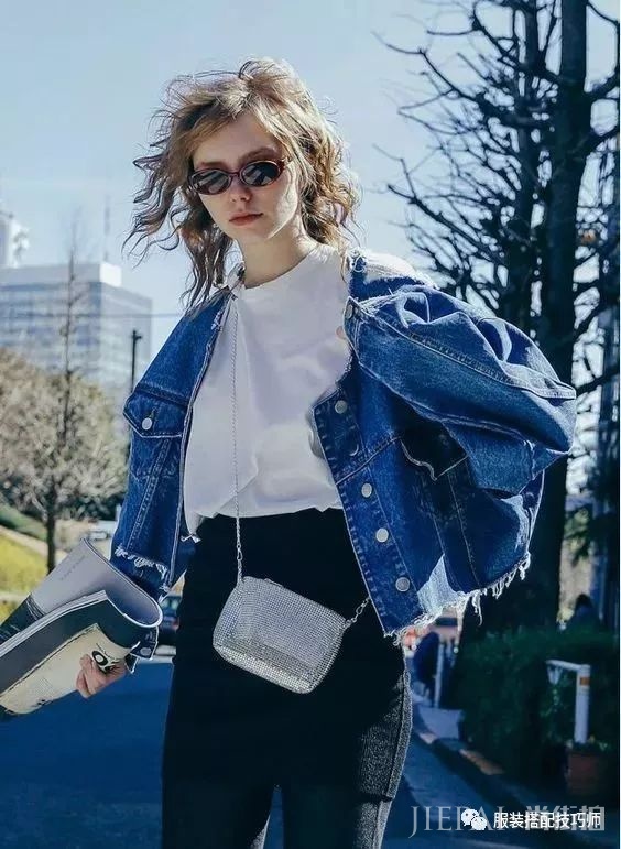 这件外套可以搭配整个秋天，穿起来既时髦又遮肉！