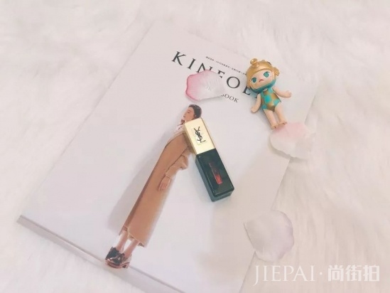 春夏涂什么颜色的口红