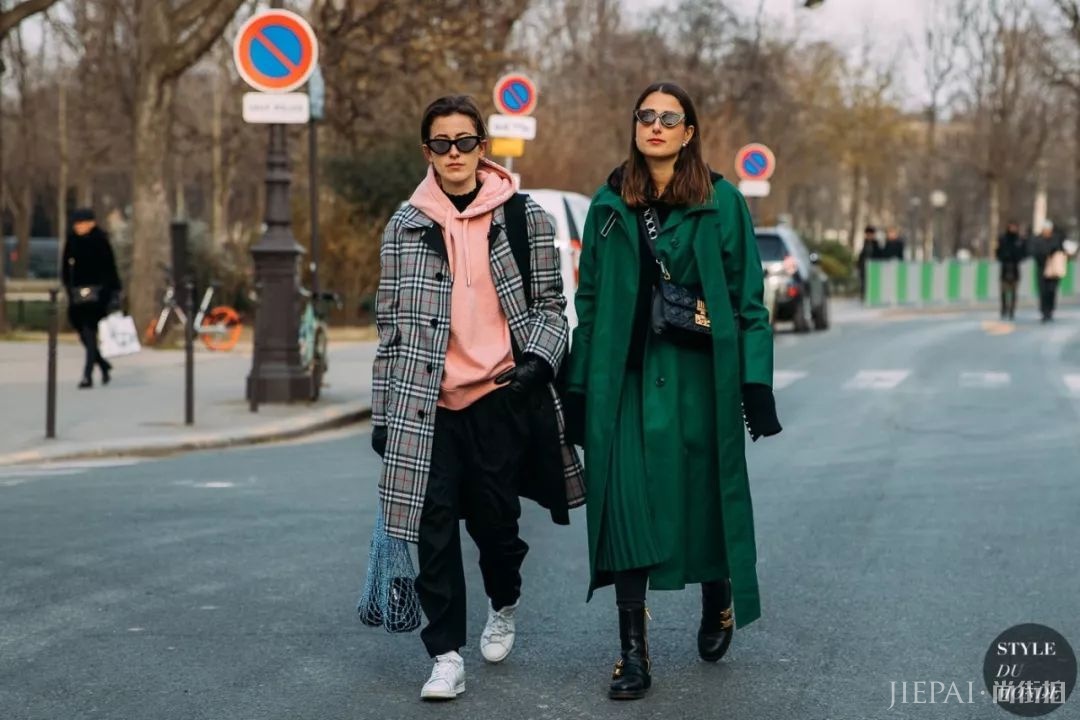 秒杀你所有针织衫!今年冬天最流行的内搭就是它!!