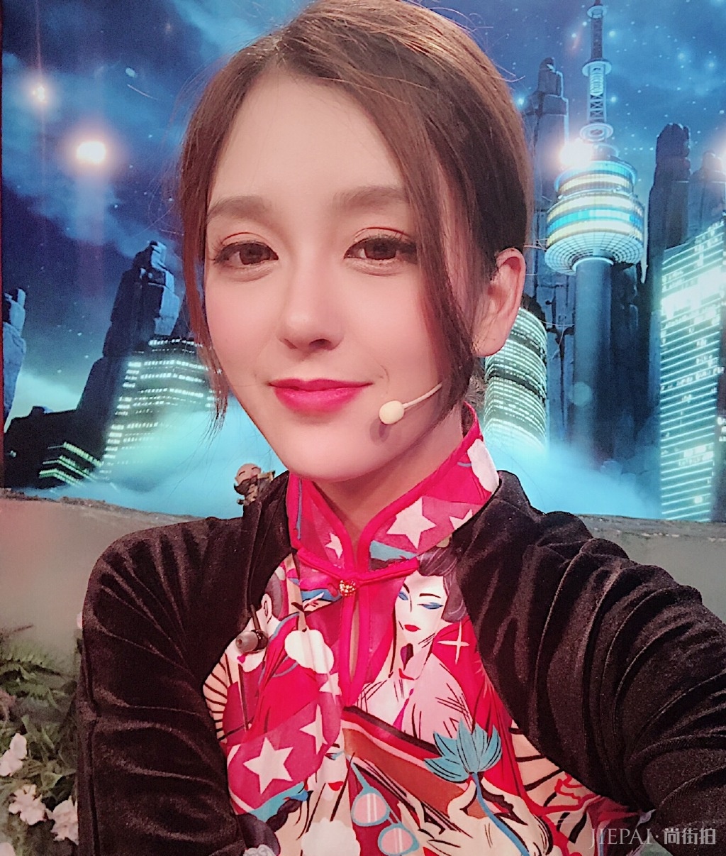 IG夺冠,Rita兑现泳装承诺,跟旗袍装相比,真是清纯可爱啊!