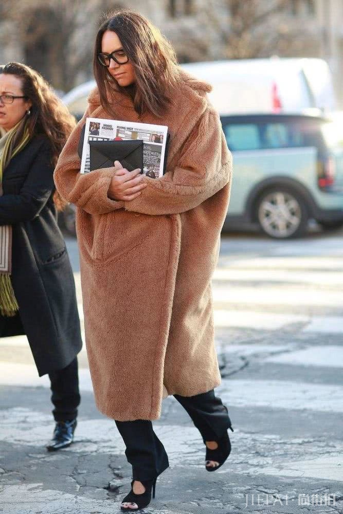 今年超流行的外套，比大衣还好穿！