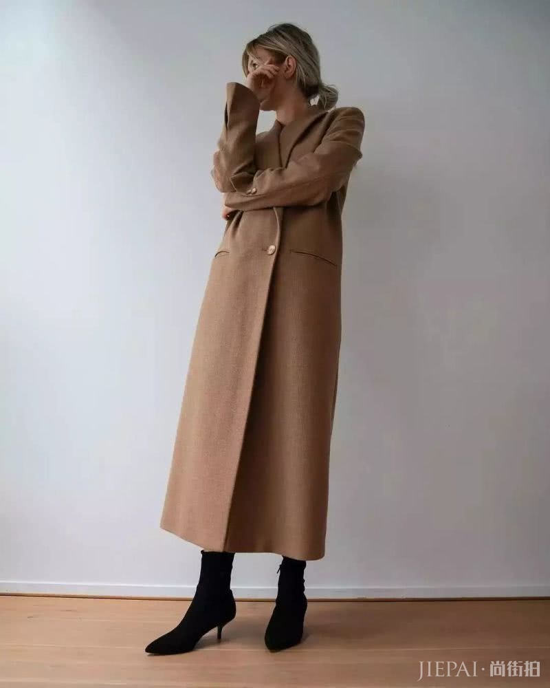冬季里大衣配靴子,让你得体又时髦