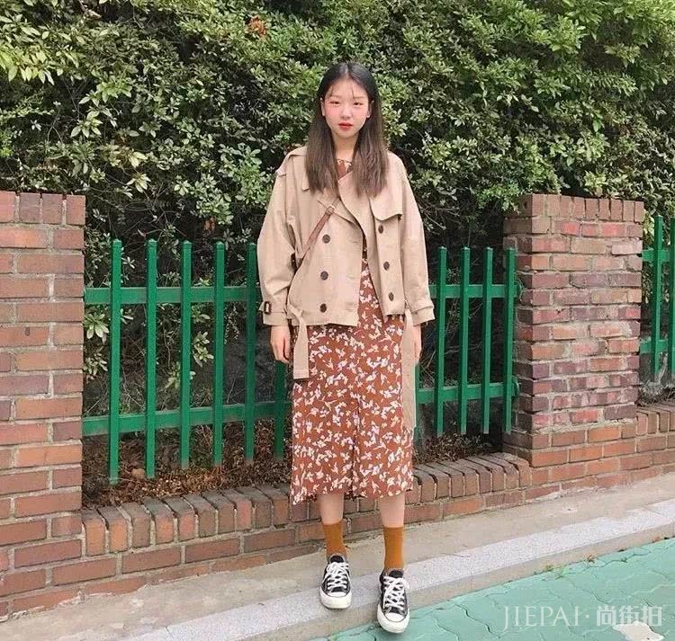 外套+裙子，秋冬这么穿时髦炸了