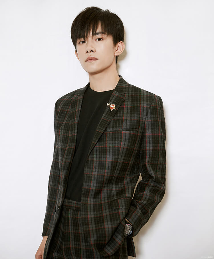 Star in Ciga Long 易烊千玺