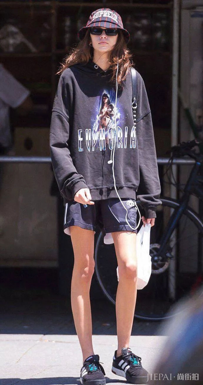 卫衣怎么才能穿出长腿效果？